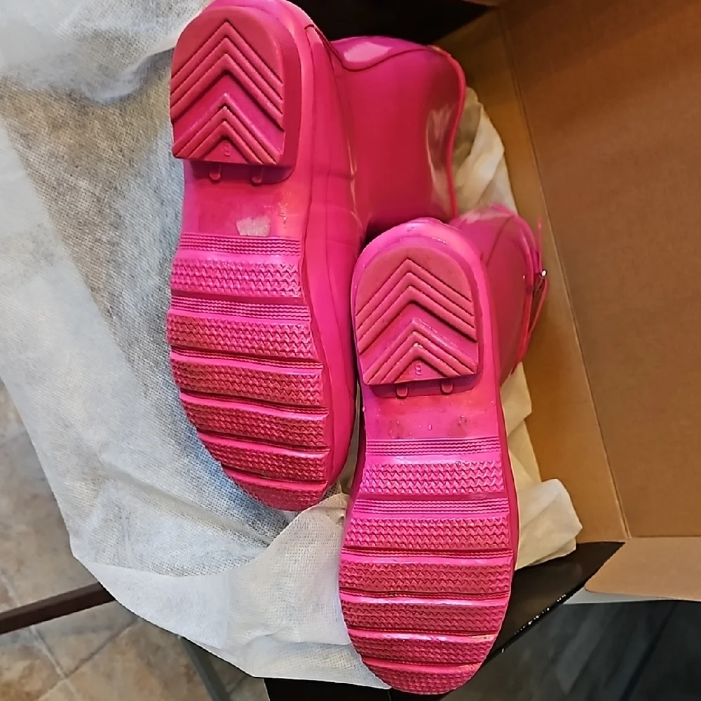 Hunter Lipstick Pink Boots - Picture 8 of 8